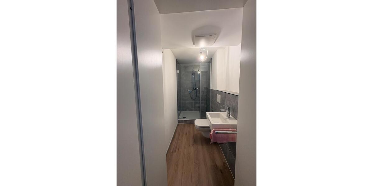 Terrassenwohnung Düsseldorf Lörick - 4 Zimmer, 122 m&sup2;, 1.800&euro; | Angebot:25646307