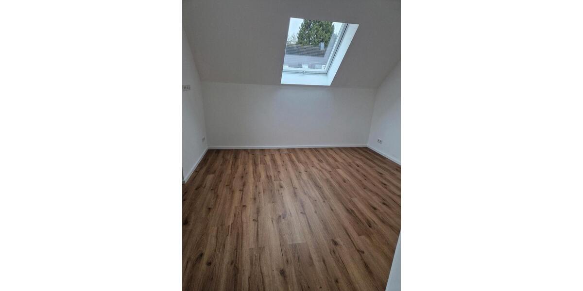 Maisonettenwohnung Solingen Mitte - 4 Zimmer, 100 m&sup2;, 1.500&euro; | Angebot:25282862