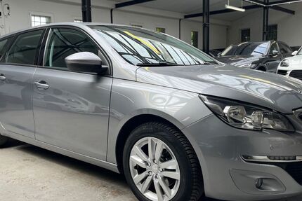 Peugeot 308 99.000 km 4.870 &euro; Velbert 42551