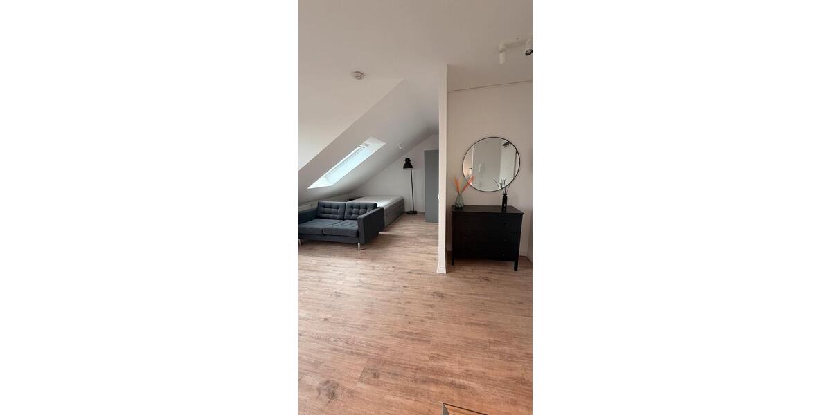 Dachgeschoßwohnung Düsseldorf Stadtbezirk 8 - 1.5 Zimmer, 29 m&sup2;, 730&euro; | Angebot:26432458