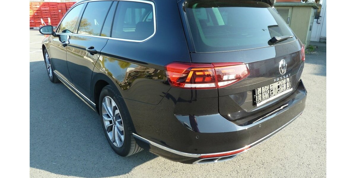 VW Passat Variant R-Line 2.0 TDI DSG Leder Navi LED 135.000 km 21.900 &euro; Ratingen 40885