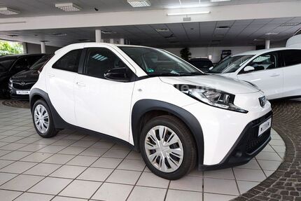Toyota Aygo (X) 96.300 km 11.999 &euro; Hilden 40721
