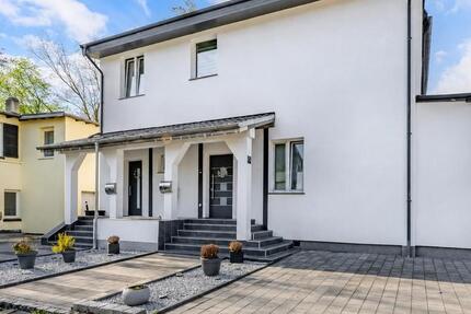 Haus Krefeld Benrad - 9 Zimmer, 240 m&sup2;, 870.000&euro; | Angebot:26531898