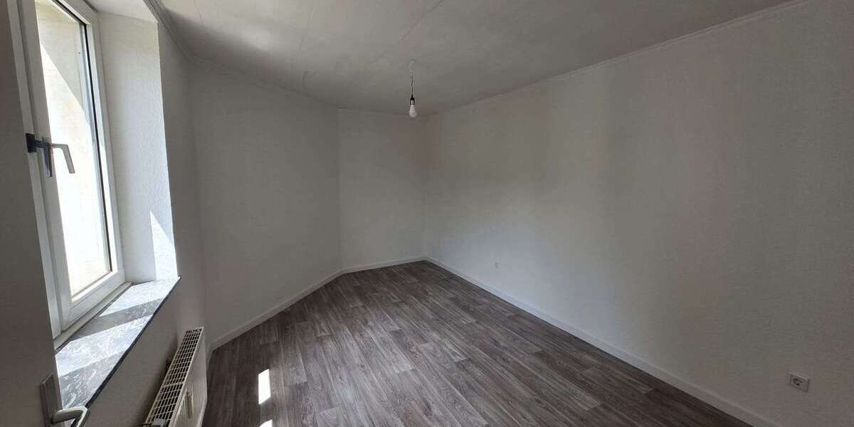 Einfamilienhaus Duisburg Marxloh - 3 Zimmer, 90 m&sup2;, 975&euro; | Angebot:27120386
