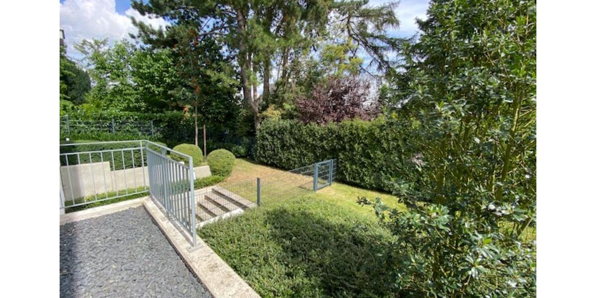 Doppelhaushälfte Düsseldorf Stadtbezirk 5 - 6 Zimmer, 220 m&sup2;, 5.900&euro; | Angebot:25867014