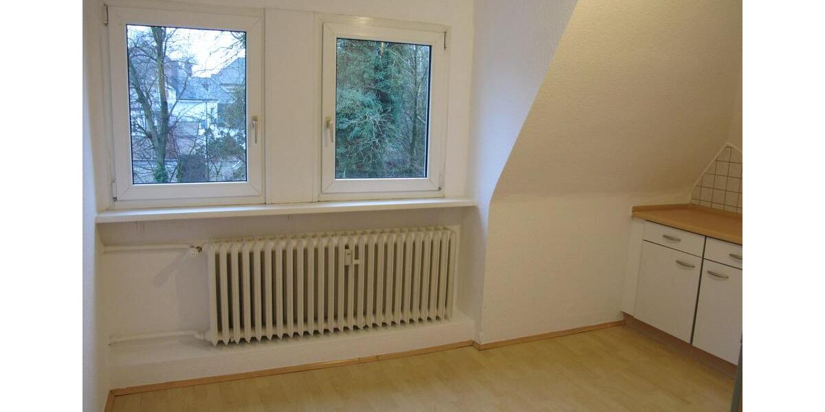 Dachgeschoßwohnung Gelsenkirchen - 3.5 Zimmer, 89 m&sup2;, 801&euro; | Angebot:25309686