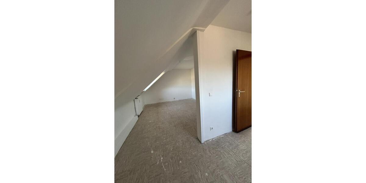 Dachgeschoßwohnung Duisburg Walsum - 2.5 Zimmer, 70 m&sup2;, 494&euro; | Angebot:23282116
