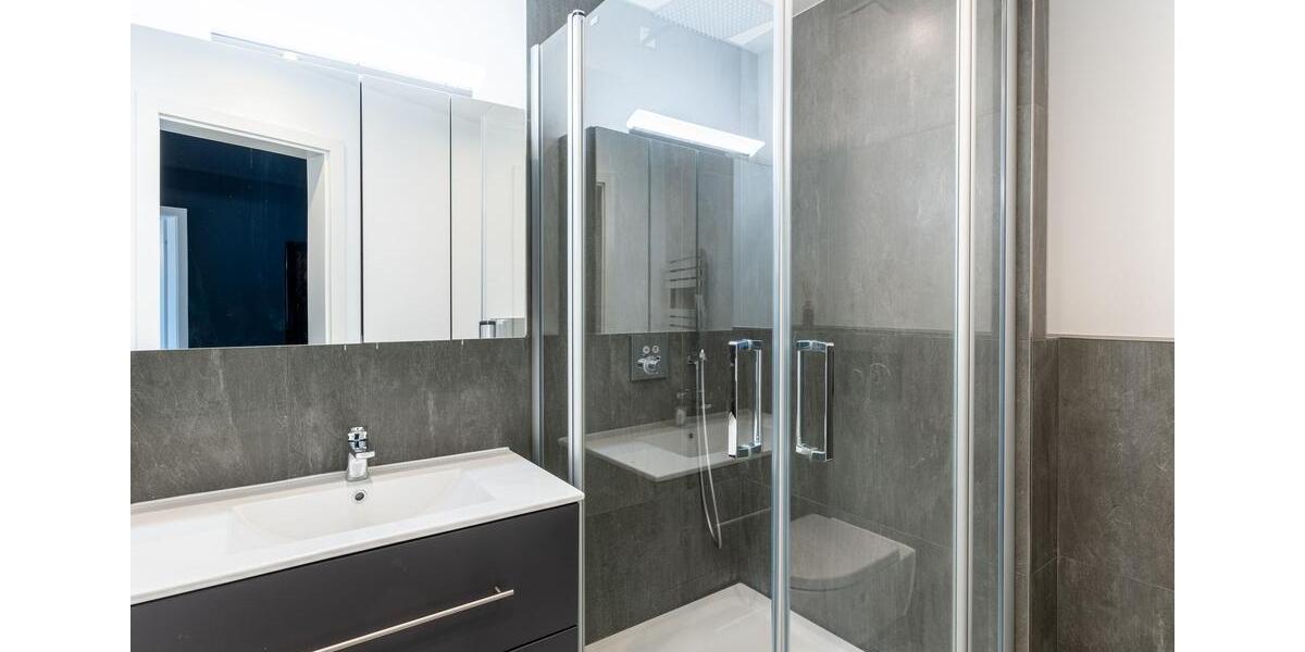 Etagenwohnung Düsseldorf Düsseltal - 3 Zimmer, 100 m&sup2;, 1.800&euro; | Angebot:24979256