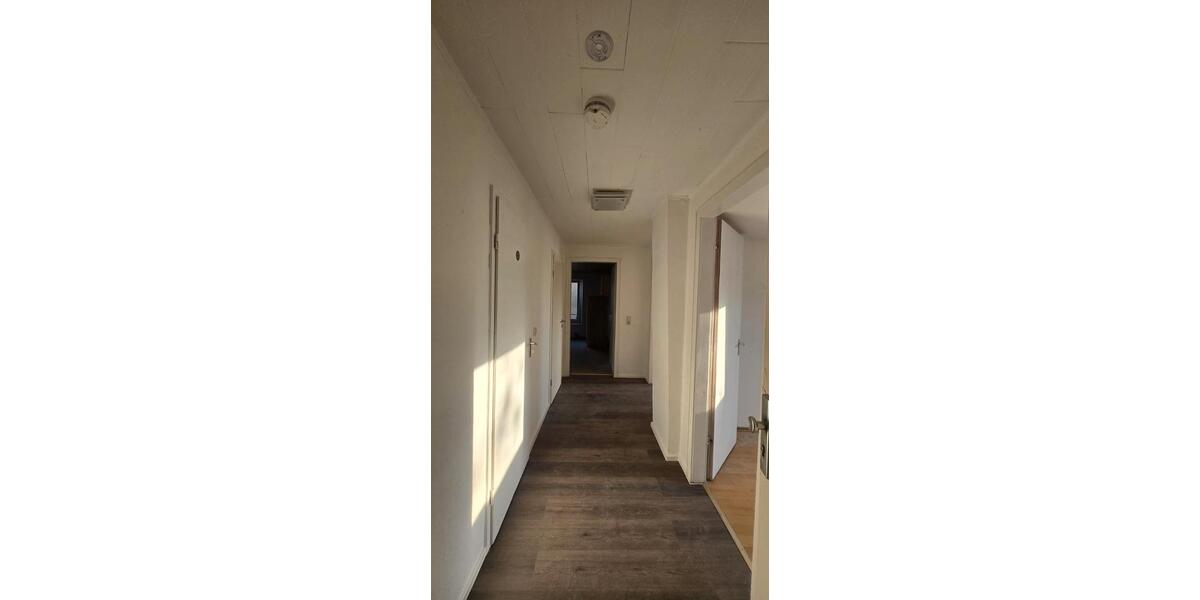 Dachgeschoßwohnung Duisburg Mittelmeiderich - 4.5 Zimmer, 115 m&sup2;, 860&euro; | Angebot:27535497