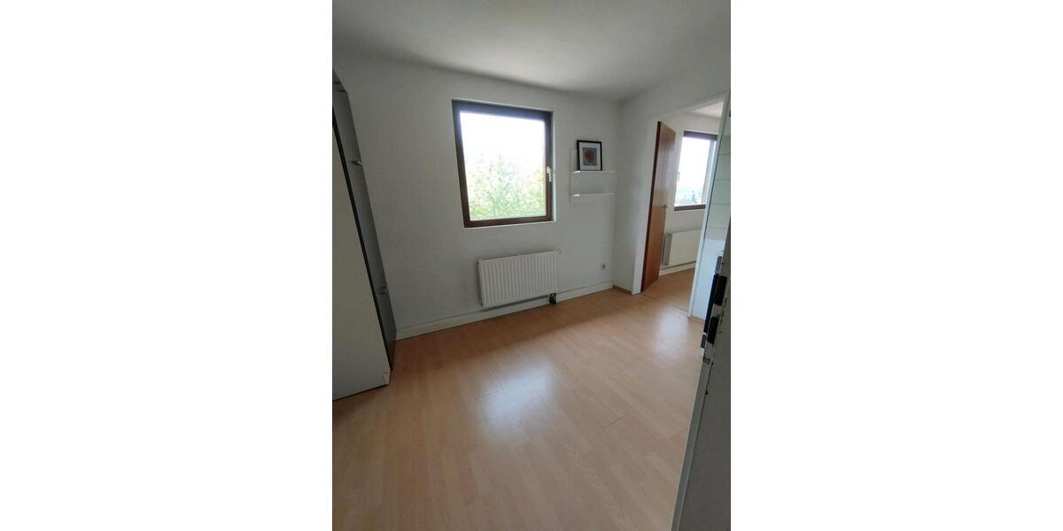 Dachgeschoßwohnung Oberhausen Schmachtendorf - 1 Zimmer, 27 m&sup2;, 520&euro; | Angebot:25177781