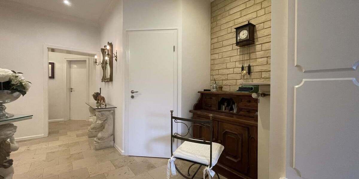 Etagenwohnung Düsseldorf Eller - 3 Zimmer, 126 m&sup2;, 399.900&euro; | Angebot:25685495