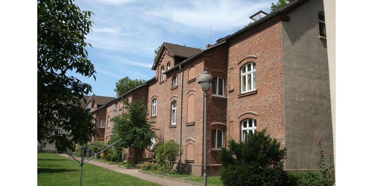 Dachgeschoßwohnung Duisburg Hamborn - 3.5 Zimmer, 69 m&sup2;, 369&euro; | Angebot:24542897