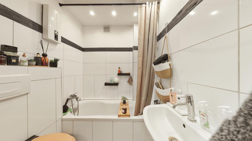 Dachgeschoßwohnung Ratingen Tiefenbroich - 2 Zimmer, 47 m&sup2;, 69.000&euro; | Angebot:26619846
