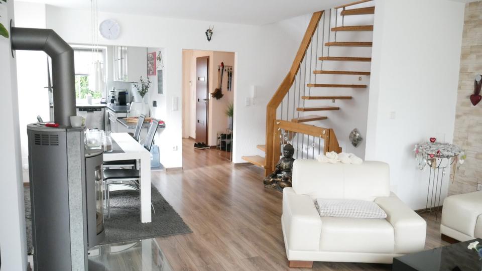 Doppelhaushälfte Essen Stadtbezirk V - 5 Zimmer, 133 m&sup2;, 1.990&euro; | Angebot:25422427