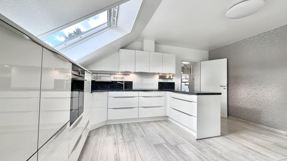 Etagenwohnung Ratingen - 2.5 Zimmer, 117 m&sup2;, 1.530&euro; | Angebot:25256985