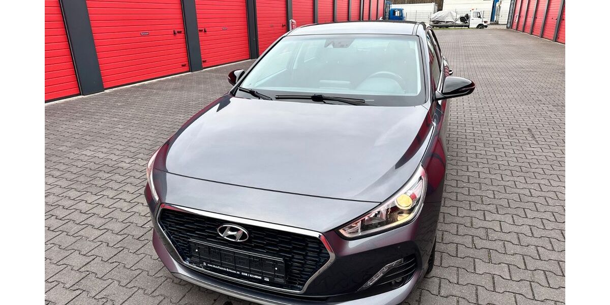 Hyundai i30 116.000 km 11.798 &euro; Oberhausen 46145