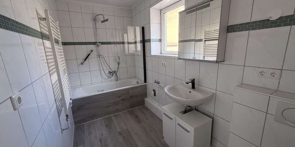 Etagenwohnung Mülheim an der Ruhr Menden-Holthausen - 3.5 Zimmer, 76 m&sup2;, 165.000&euro; | Angebot:27508903