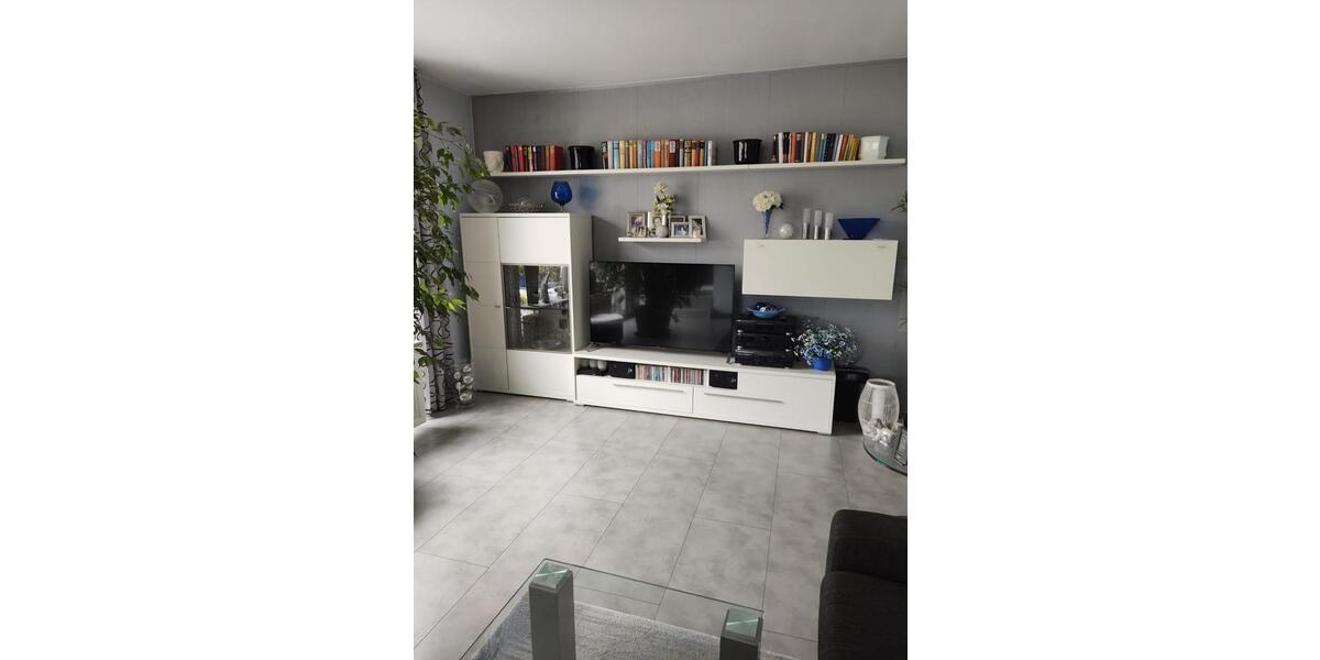 Erdgeschoßwohnung Düsseldorf Stadtbezirk 8 - 2 Zimmer, 50 m&sup2;, 1.200&euro; | Angebot:25612750