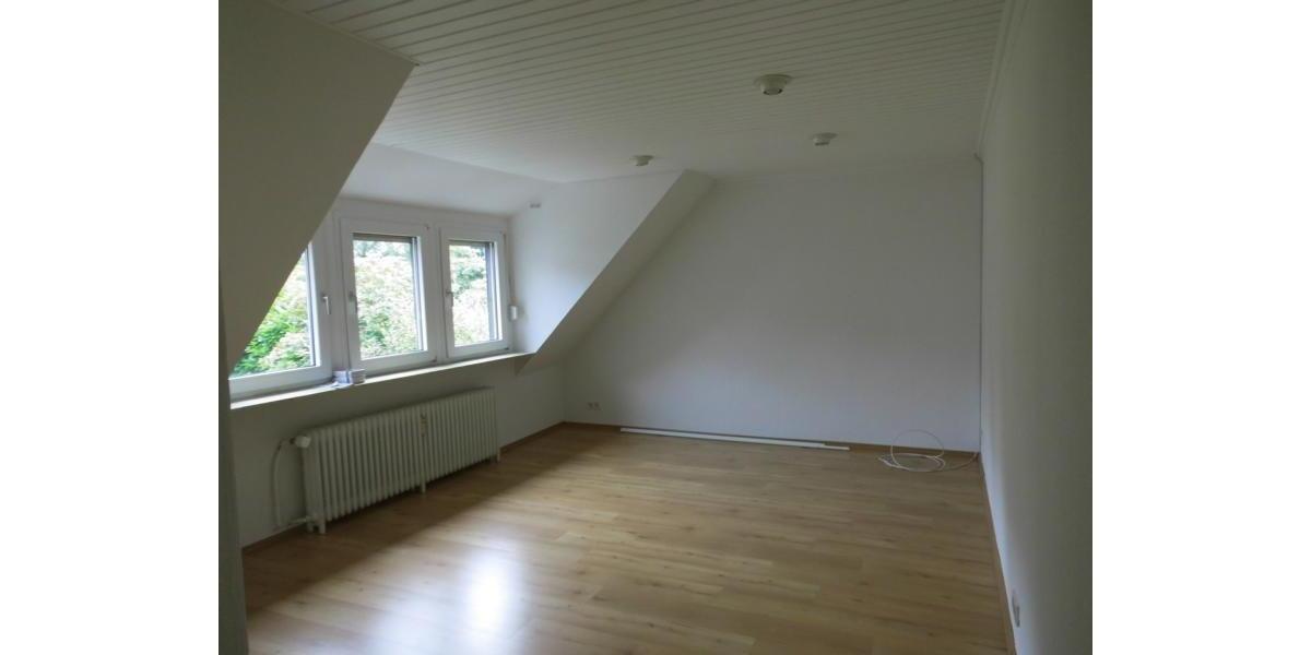 Dachgeschoßwohnung Wuppertal Dönberg - 3.5 Zimmer, 108 m&sup2;, 830&euro; | Angebot:26476704