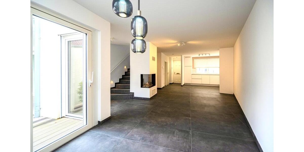 Einfamilienhaus Hilden - 3 Zimmer, 122 m&sup2;, 2.340&euro; | Angebot:23459204