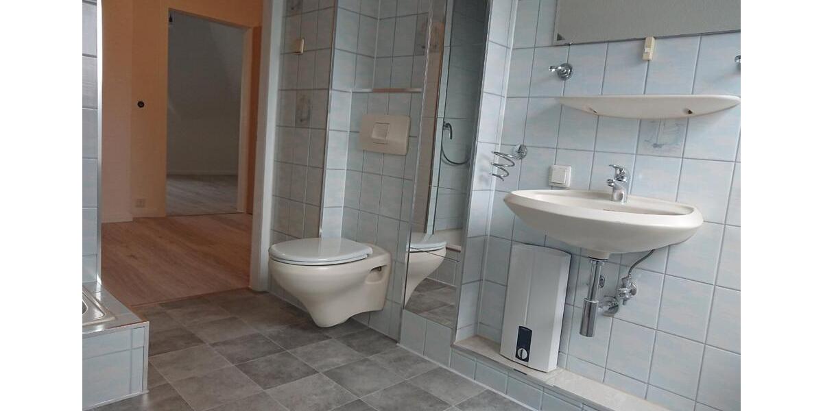 Dachgeschoßwohnung Solingen Wald - 2 Zimmer, 78 m&sup2;, 650&euro; | Angebot:27553825