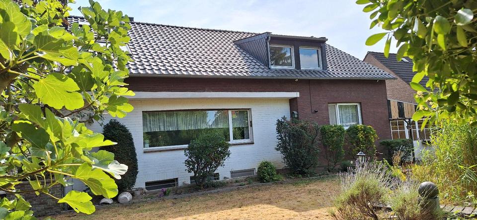 Einfamilienhaus Krefeld Fischeln - 6 Zimmer, 220 m&sup2;, 750.000&euro; | Angebot:27539281