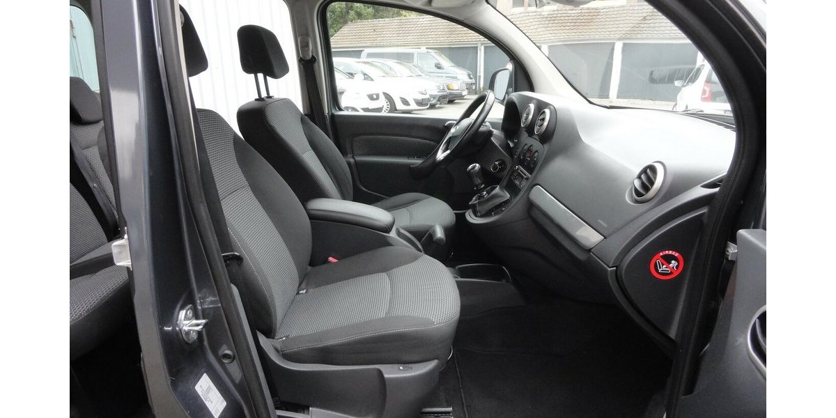 Mercedes-Benz Citan 111 CDI Lang Klimatr.PDC SHZ 7 Sitzer 178.000 km 7.990 &euro; Neuss 41462