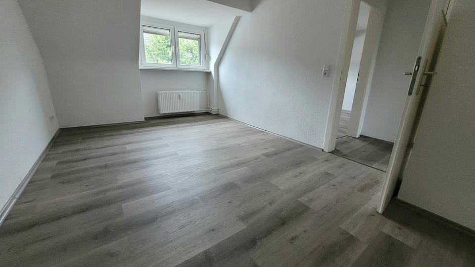 Dachgeschoßwohnung Essen Stadtbezirk IV - 2 Zimmer, 47 m&sup2;, 429&euro; | Angebot:24493576