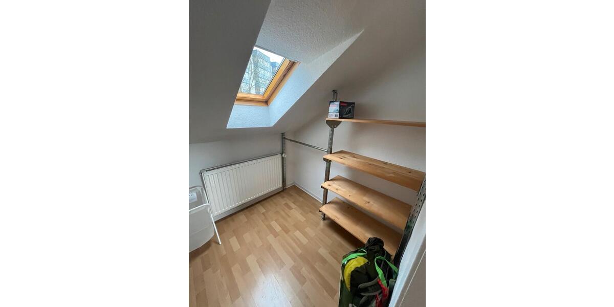 Dachgeschoßwohnung Essen Stadtbezirk II - 2.5 Zimmer, 55 m&sup2;, 890&euro; | Angebot:26007077