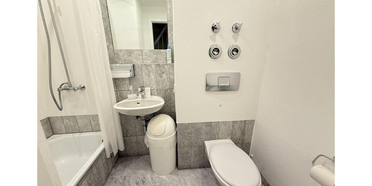 Etagenwohnung Düsseldorf - 2 Zimmer, 75 m&sup2;, 1.600&euro; | Angebot:23501219