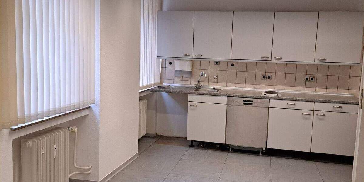 Gewerbeobjekt Duisburg Untermeiderich - 6 Zimmer, 380 m&sup2;, 3.200&euro; | Angebot:25799436