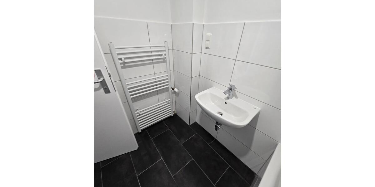 Etagenwohnung Neuss Augustinusviertel - 1 Zimmer, 77 m&sup2;, 889&euro; | Angebot:25854645