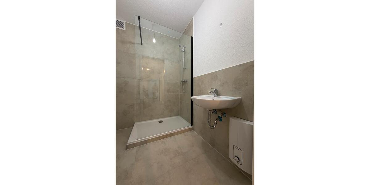 Etagenwohnung Duisburg Mittelmeiderich - 3 Zimmer, 85 m&sup2;, 1.100&euro; | Angebot:27555220