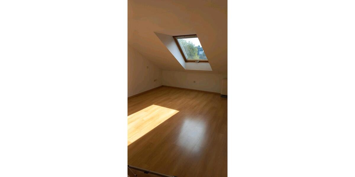 Dachgeschoßwohnung Solingen Höhscheid - 1 Zimmer, 36 m&sup2;, 425&euro; | Angebot:27543470