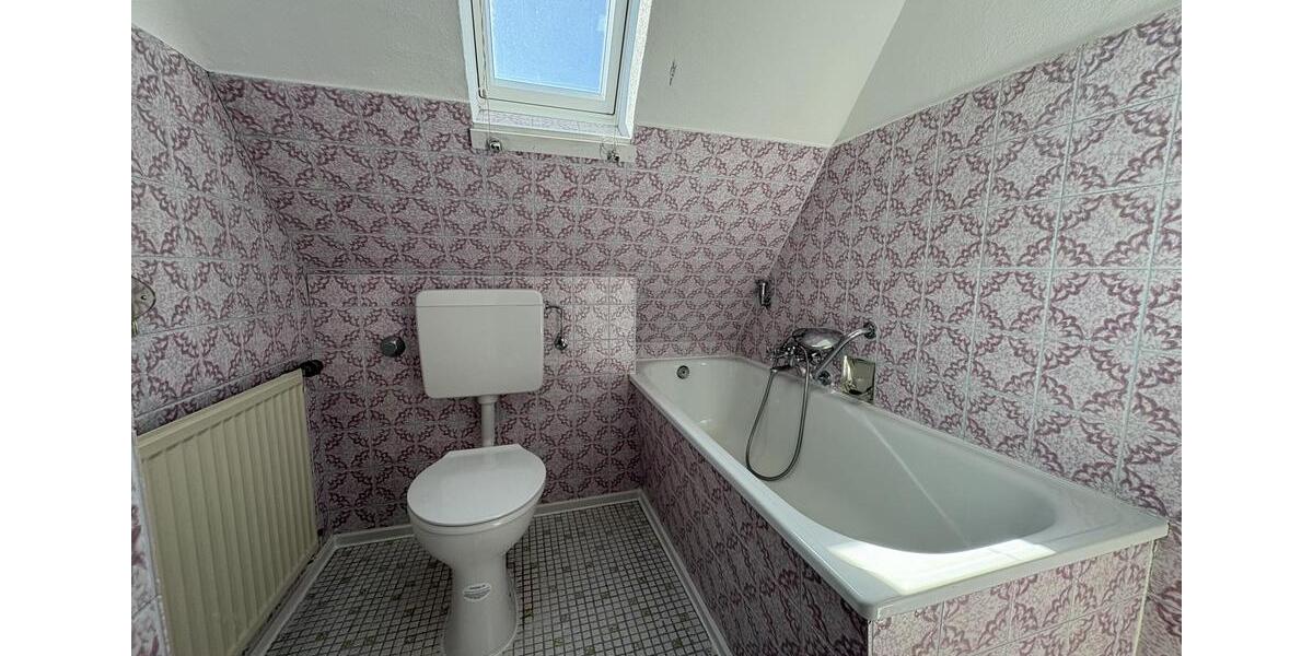 Dachgeschoßwohnung Solingen Ohligs - 2.5 Zimmer, 60 m&sup2;, 700&euro; | Angebot:23585070