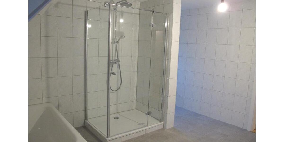 Dachgeschoßwohnung Gelsenkirchen - 3.5 Zimmer, 89 m&sup2;, 801&euro; | Angebot:25309686