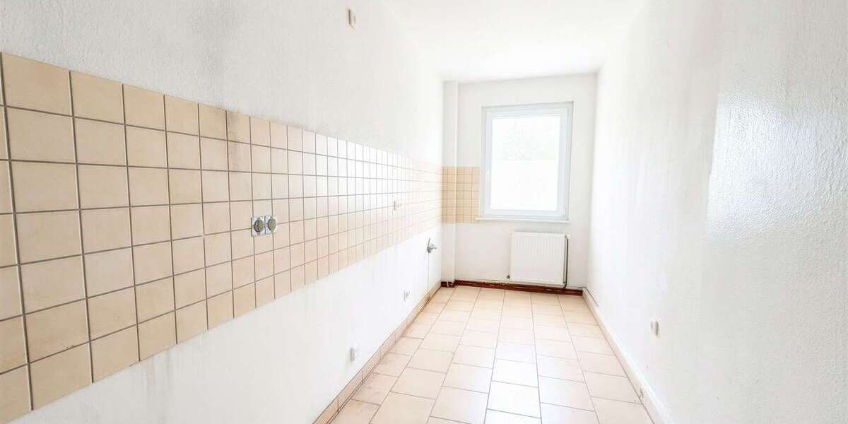 Helle 3,5-Zimmer-Wohnung mit Garage, Kellerraum und Dachboden-Stauraum - Erdgeschoßwohnung Essen Stadtbezirk III | Angebot:27200883