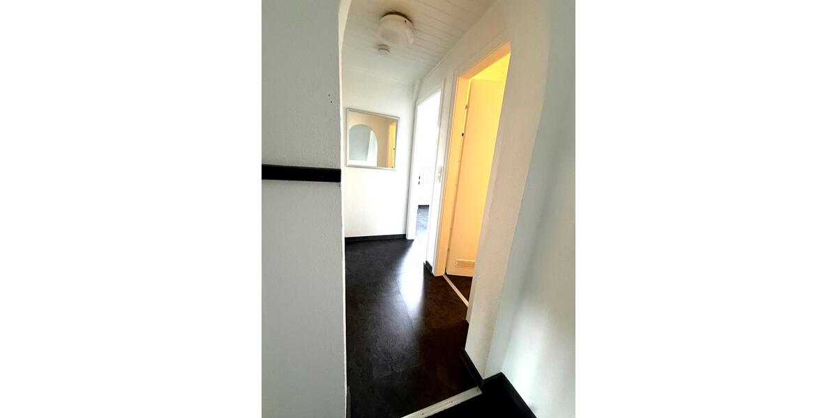 Dachgeschoßwohnung Krefeld - 3 Zimmer, 61 m&sup2;, 890&euro; | Angebot:25637296