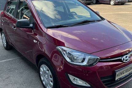 Hyundai i20 61.500 km 6.800 &euro; Moers 47447
