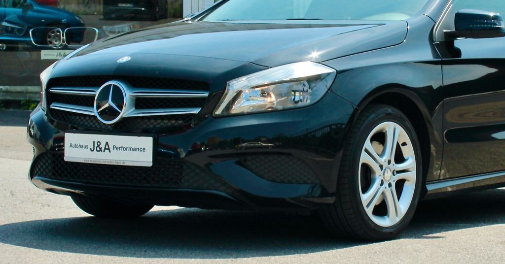 Mercedes-Benz A 180 100.000 km 11.990 &euro; Düsseldorf 40625