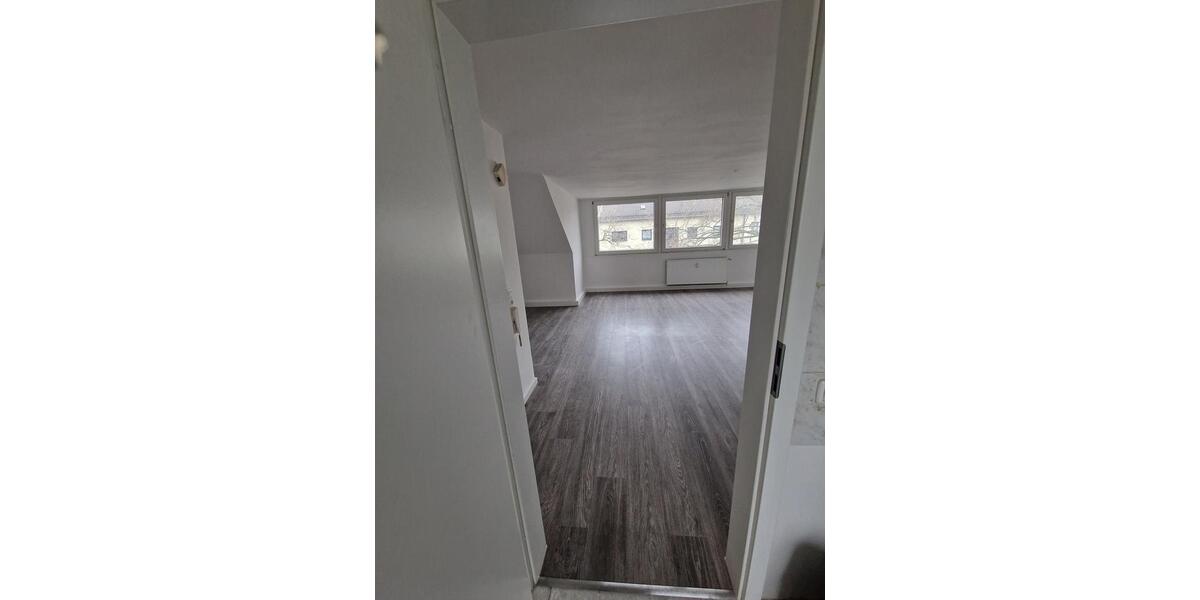 Etagenwohnung Duisburg Mittelmeiderich - 3 Zimmer, 74 m&sup2;, 630&euro; | Angebot:25614422