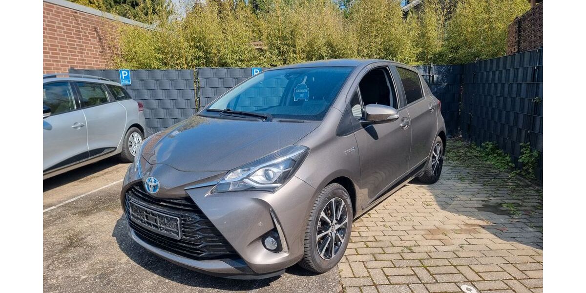 Toyota Yaris 129.844 km 11.850 &euro; Neuss 41470