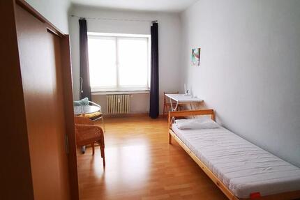 Wohnung Düsseldorf Pempelfort - 1 Zimmer, 50 m&sup2;, 450&euro; | Angebot:26020390