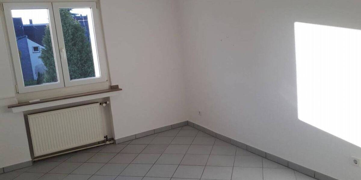 Etagenwohnung Krefeld Cracau - 2 Zimmer, 56 m&sup2;, 470&euro; | Angebot:25695075