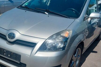 Toyota Corolla Verso 219.000 km 2.300 &euro; Moers 47441