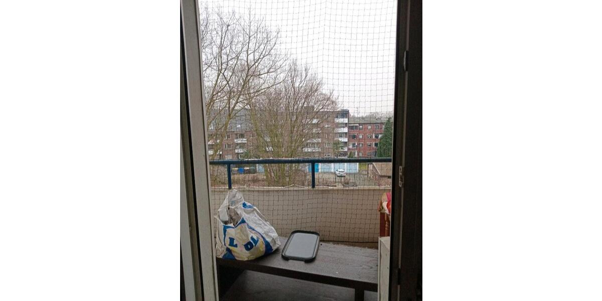 Etagenwohnung Neuss - 1 Zimmer, 25 m&sup2;, 200&euro; | Angebot:24532103