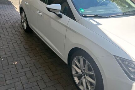 Seat Leon 121.450 km 14.890 &euro; Moers 47447