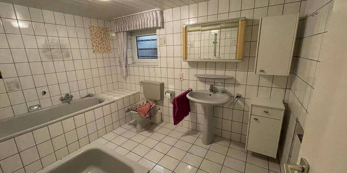 Bungalow Moers Kapellen-Mitte - 5 Zimmer, 121 m&sup2;, 425.000&euro; | Angebot:25984255