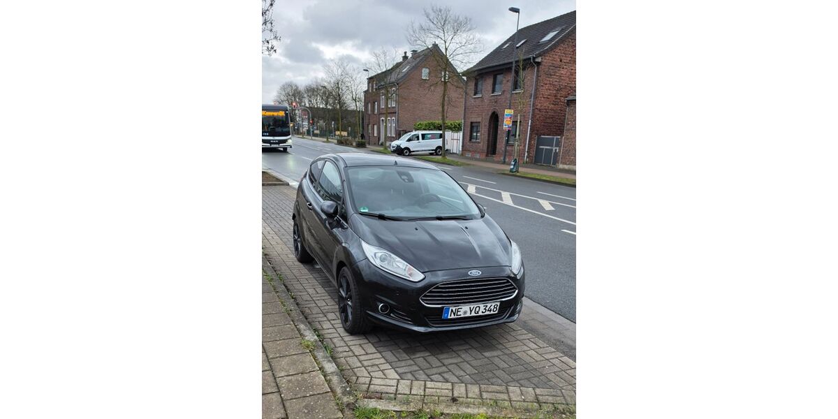 Ford Fiesta 211.500 km 4.500 &euro; Meerbusch 40670