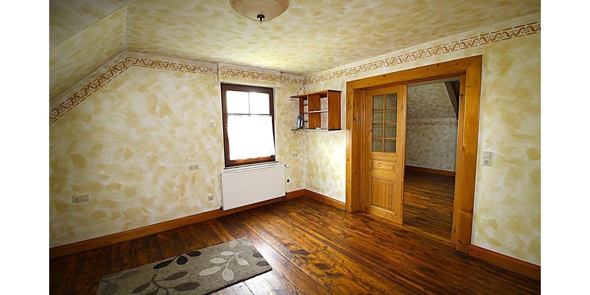 Kernsaniertes Einfamilienhaus mit (Bau)-Grundstück und großem Anbau mit vielen Nutzungsmöglichkeiten - Einfamilienhaus Solingen Ohligs | Angebot:23472326